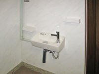 リフォーム後の手洗いスペースはキレイで使いやすい空間へ生まれ変わりました。